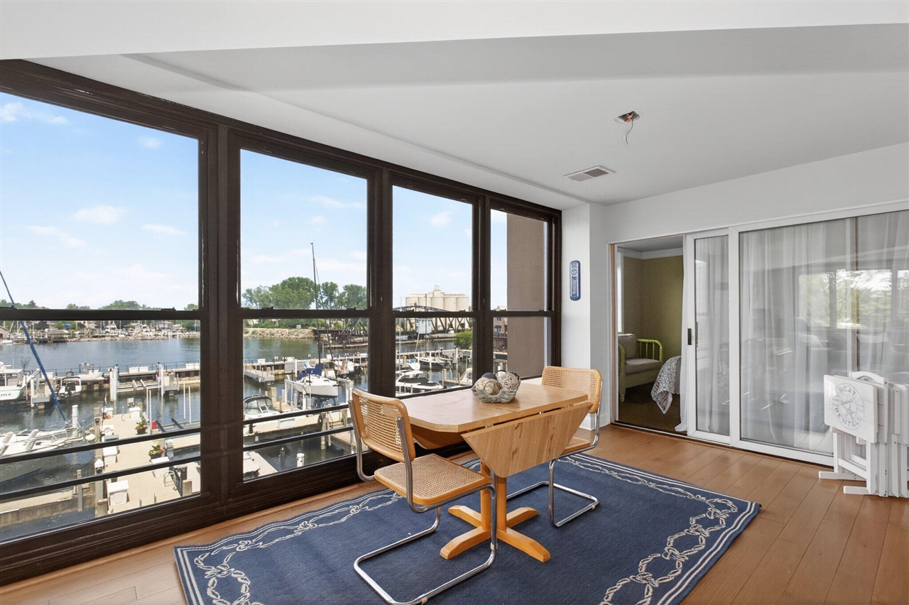 250 Water Street Property Photo 16