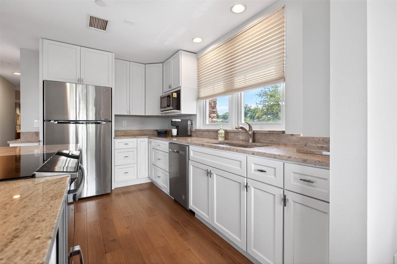 250 Water Street Property Photo 22