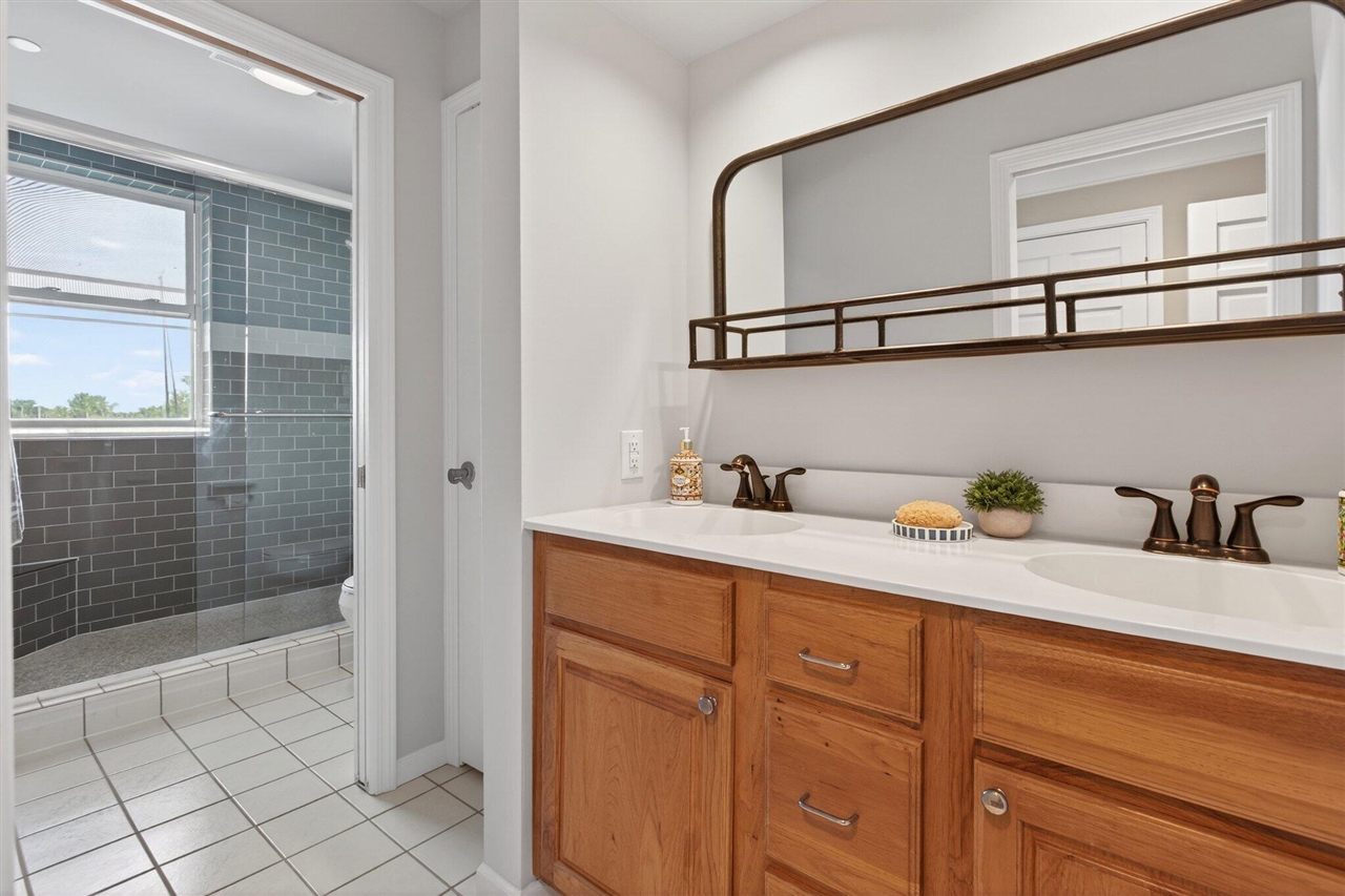 250 Water Street Property Photo 28