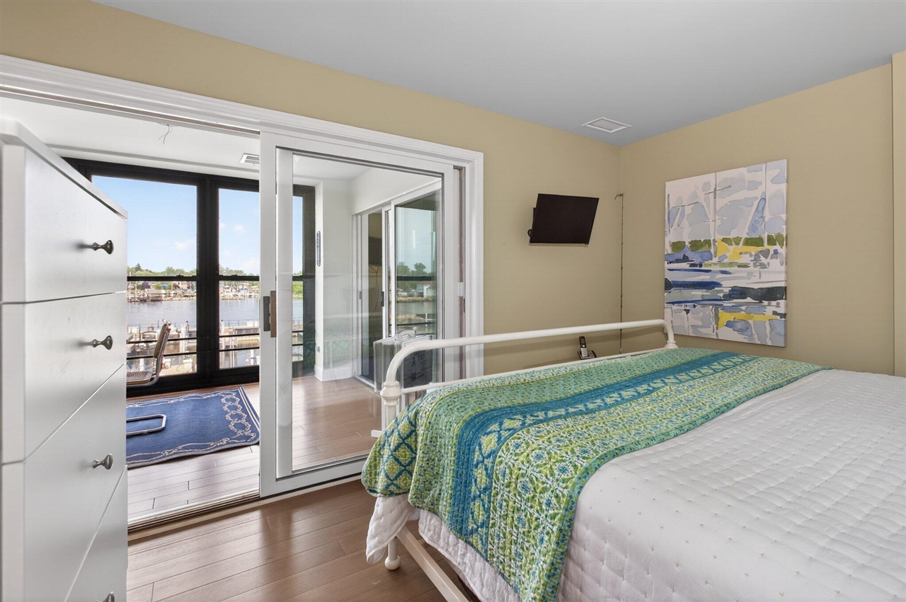 250 Water Street Property Photo 30