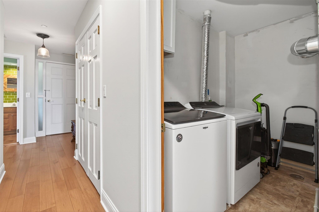 250 Water Street Property Photo 32