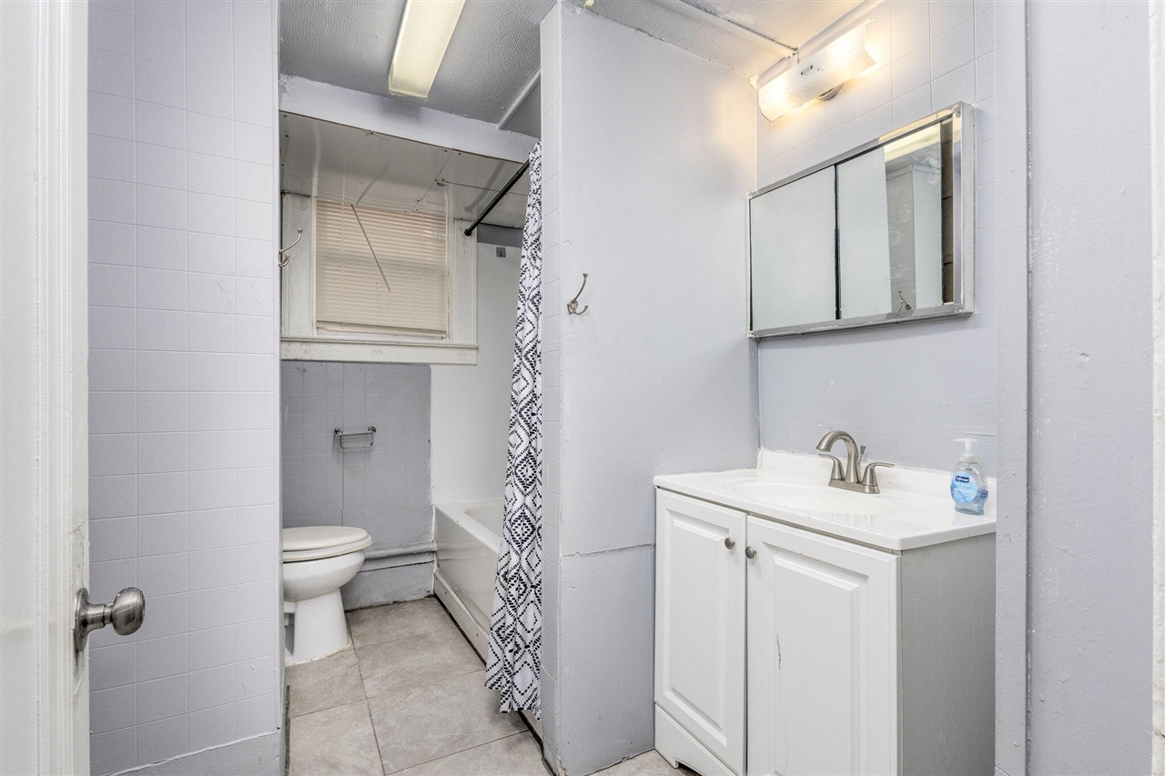 6225 Middlesex Street Property Photo 2