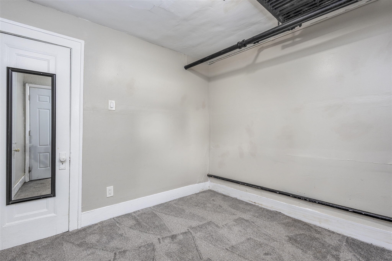 6225 Middlesex Street Property Photo 4
