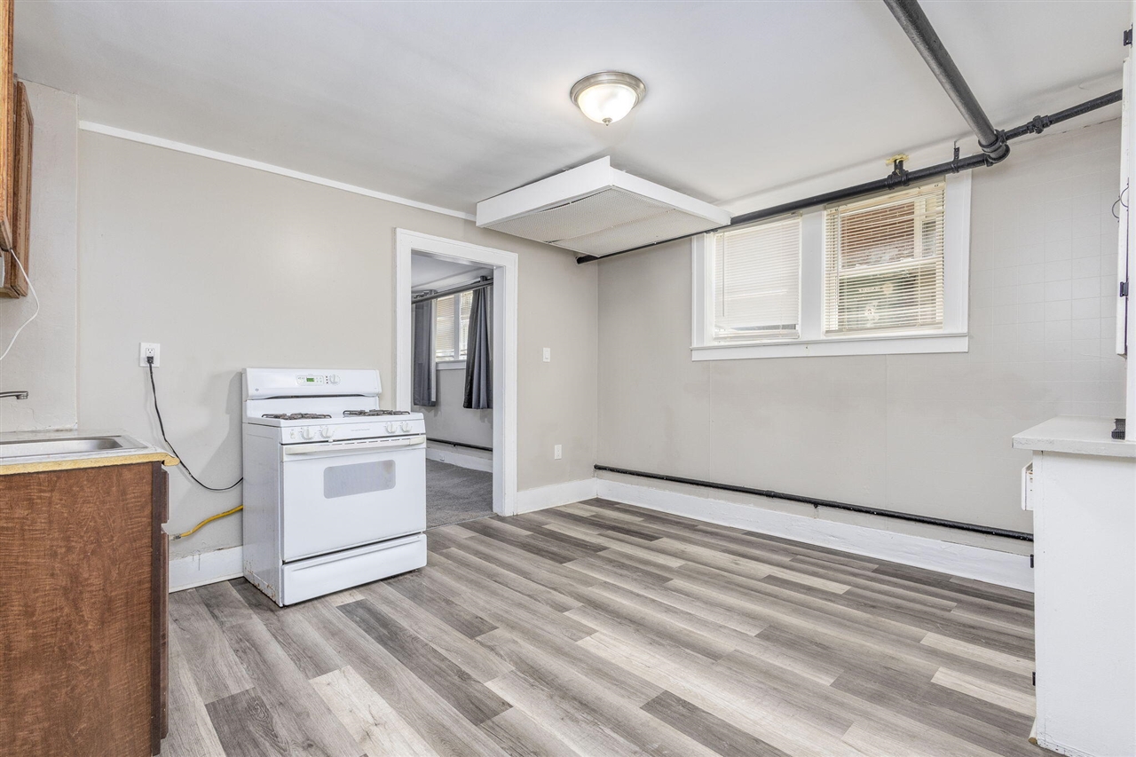 6225 Middlesex Street Property Photo 10