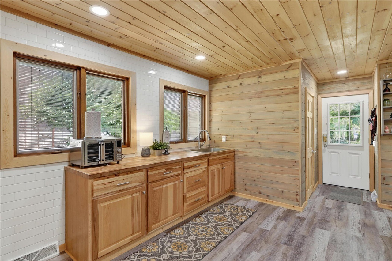 67930 Days Landing Property Photo 9
