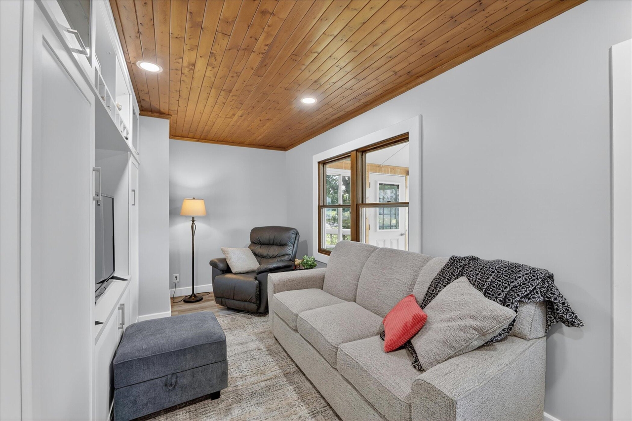 67930 Days Landing Property Photo 18