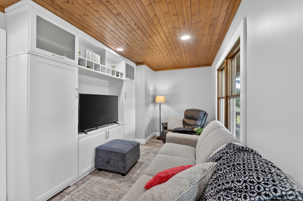 67930 Days Landing Property Photo 19