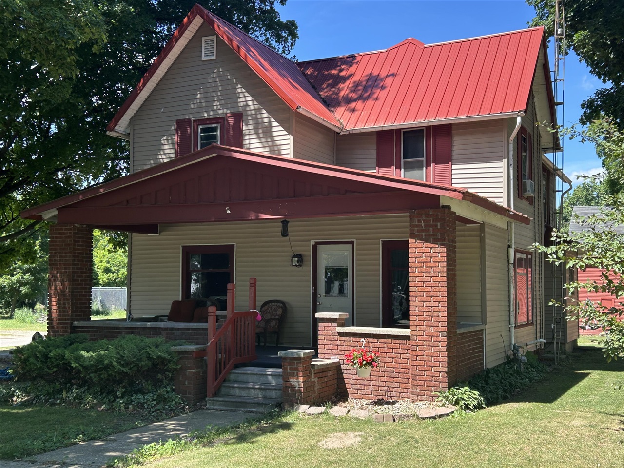 126 S Main Street Property Photo 1