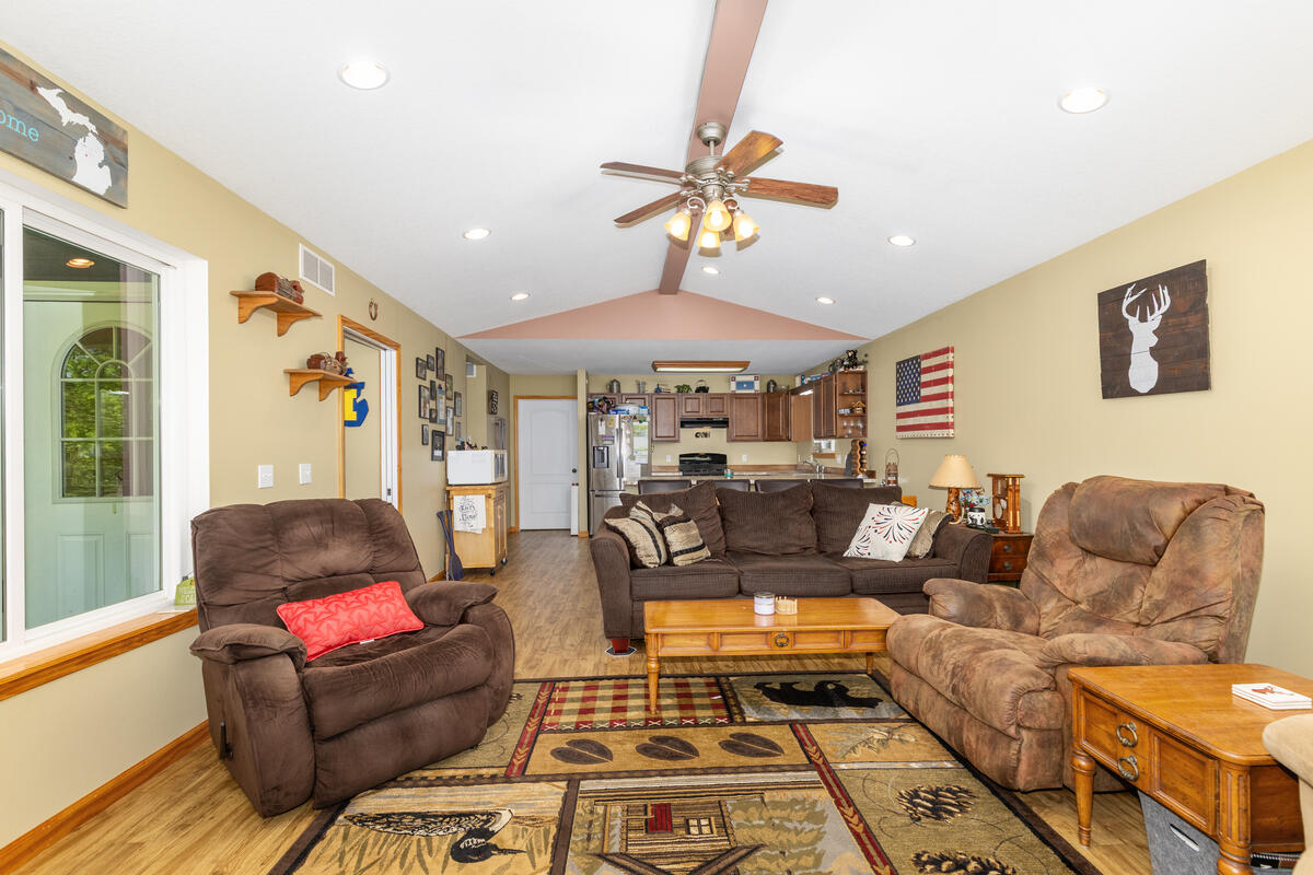 9622 River Bend Drive Property Photo 6