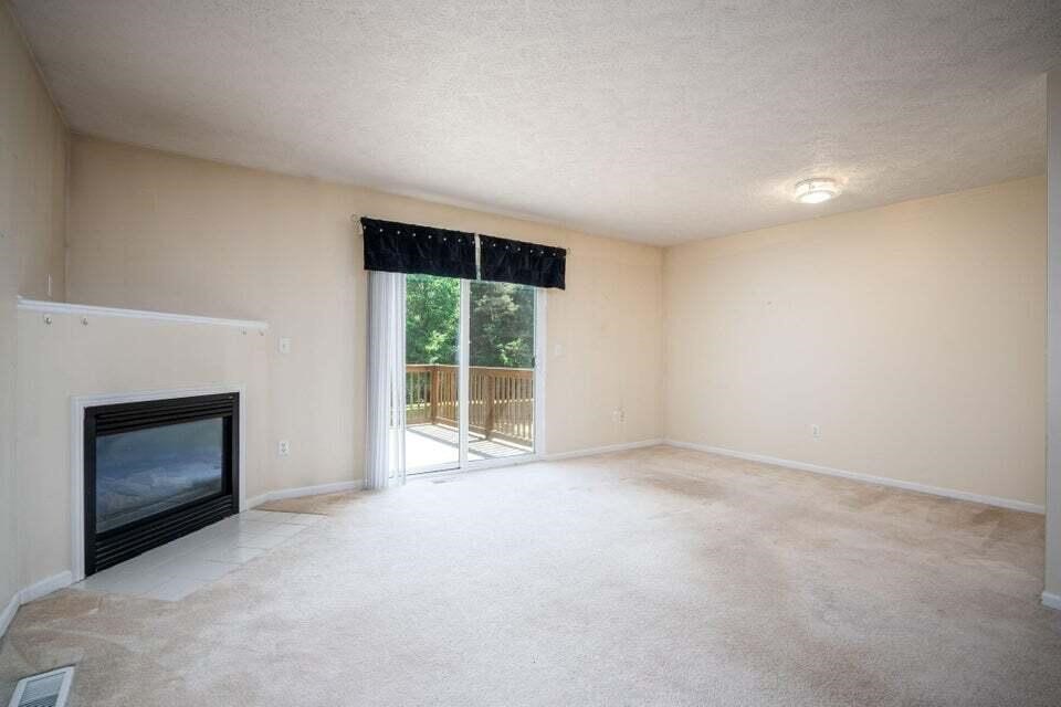 970 Ada Place Drive Property Photo 6