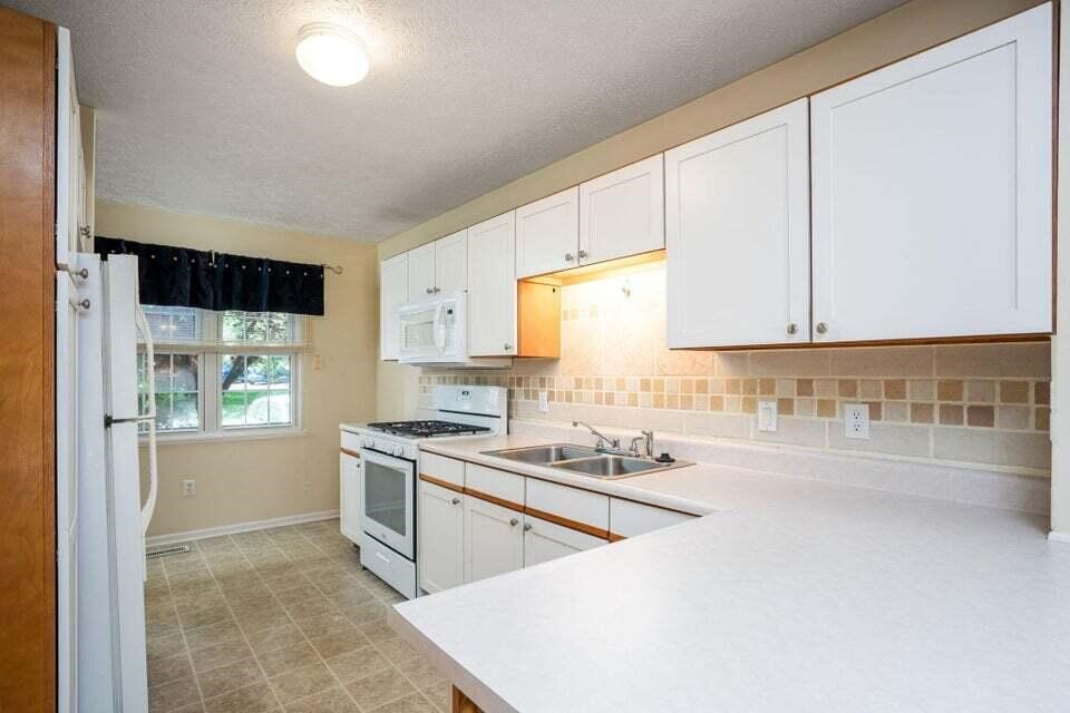 970 Ada Place Drive Property Photo 10