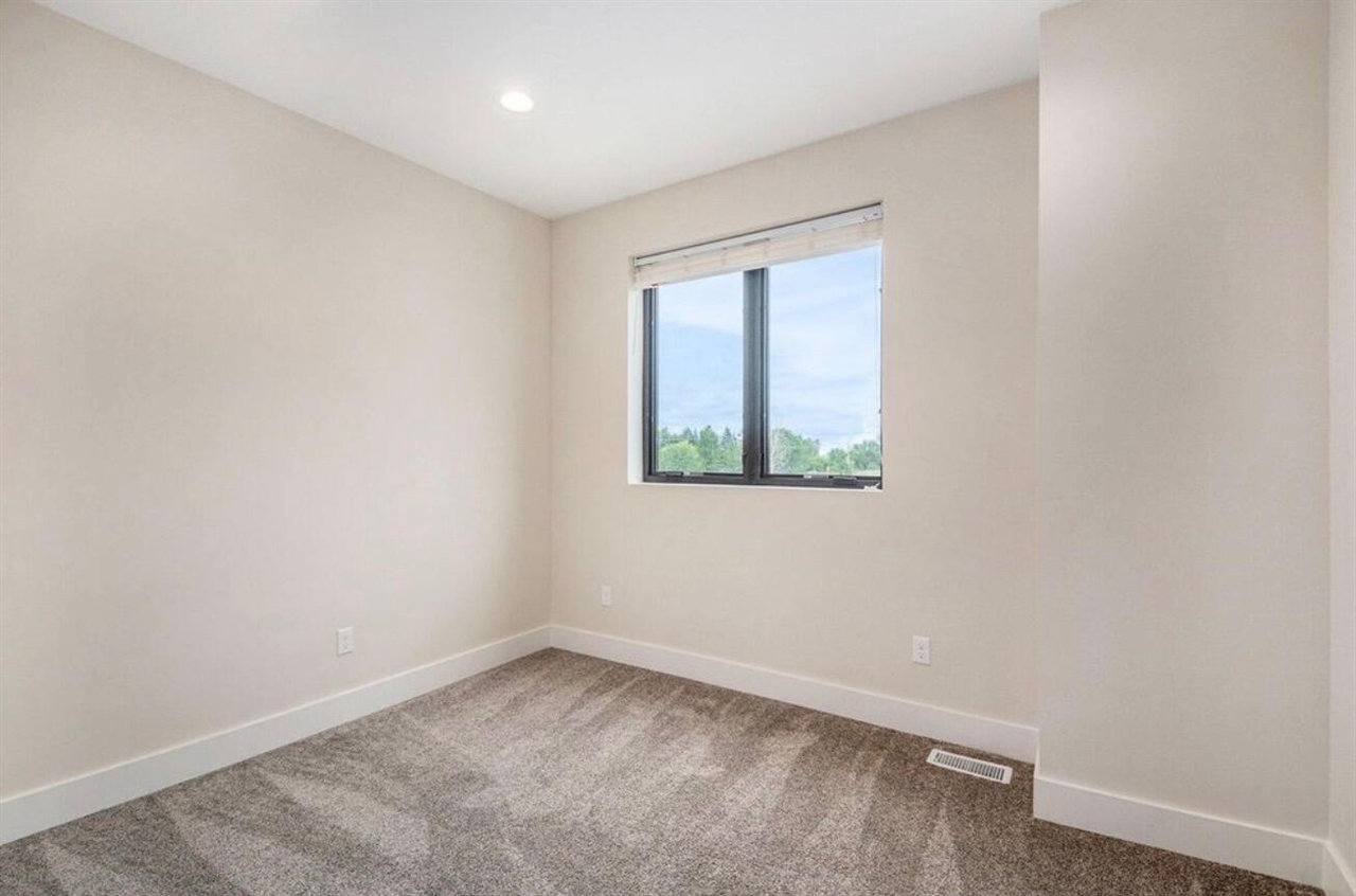 6028 Port View Drive Property Photo 11