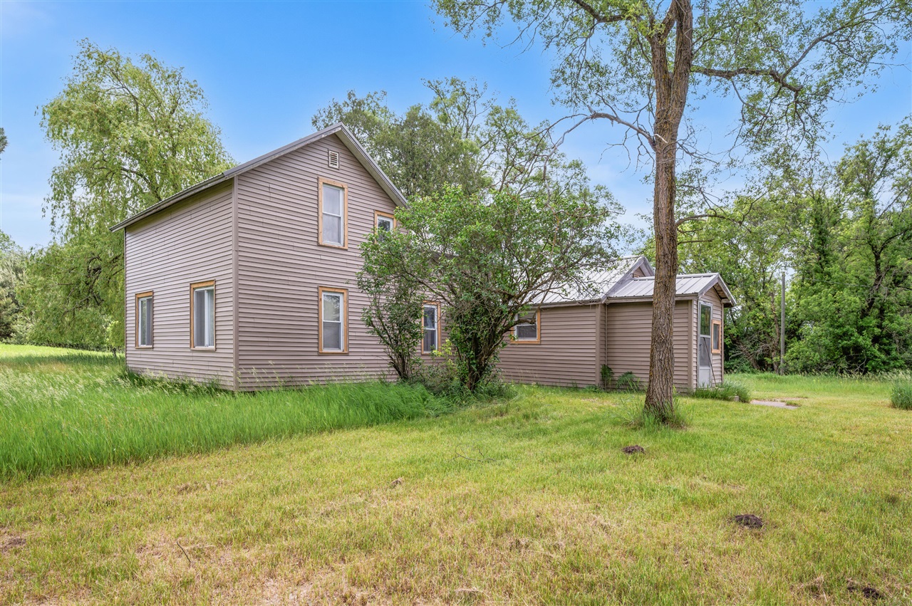 959 165th Avenue Property Photo 3