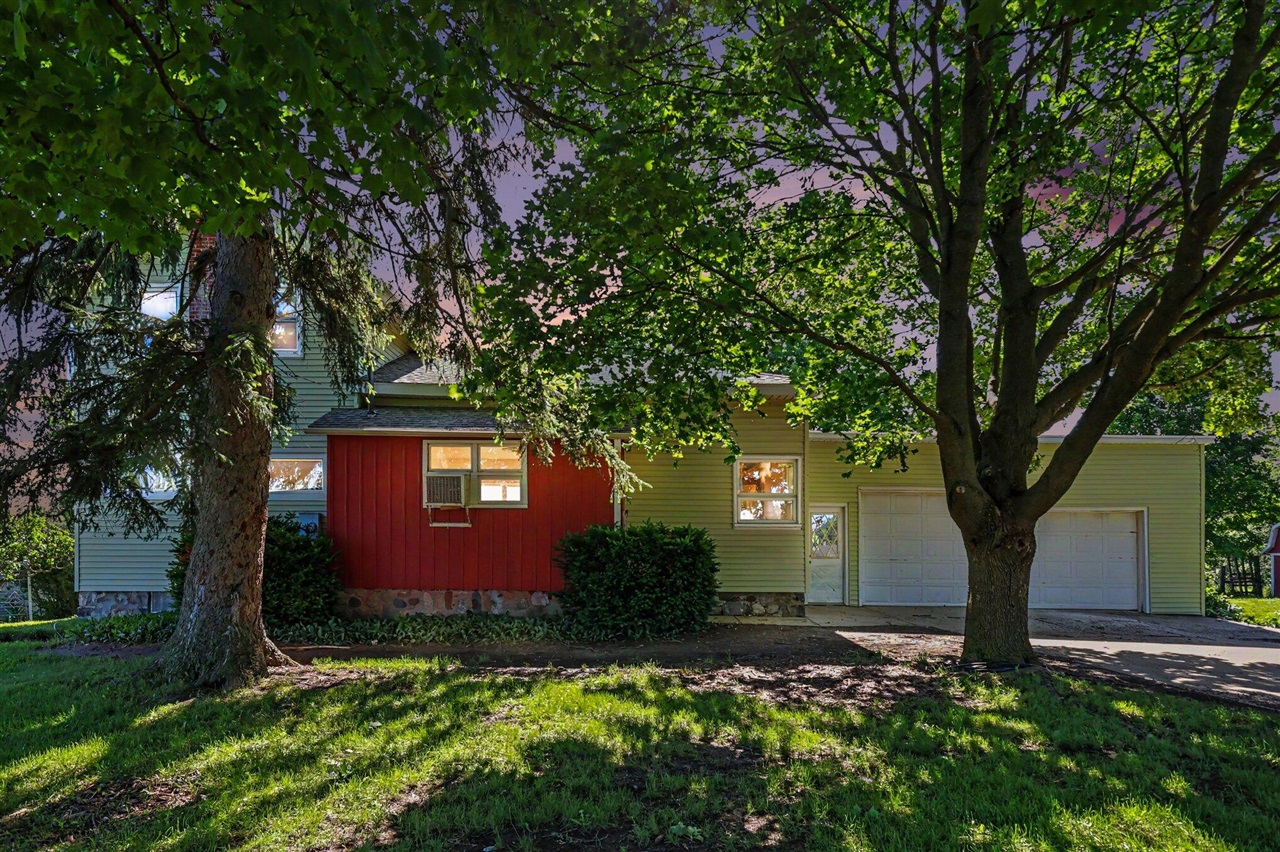6923 Young Road Property Photo 2