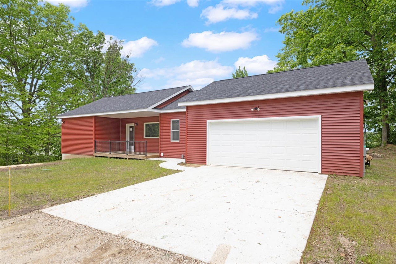 11582 M 60 Property Photo 2