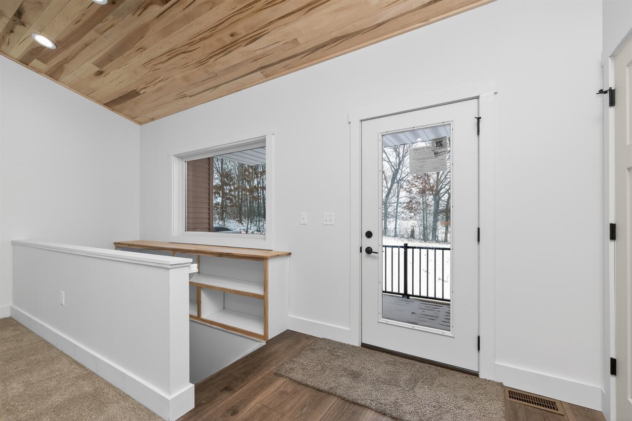 11582 M 60 Property Photo 6