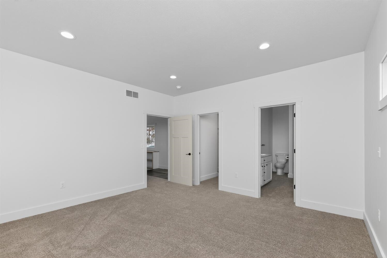 11582 M 60 Property Photo 17