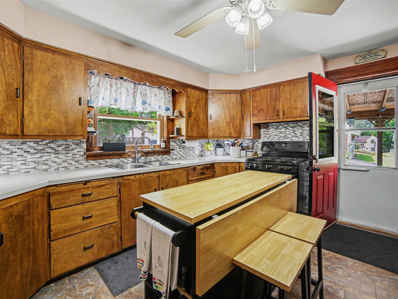 507 S State Street Property Photo 12