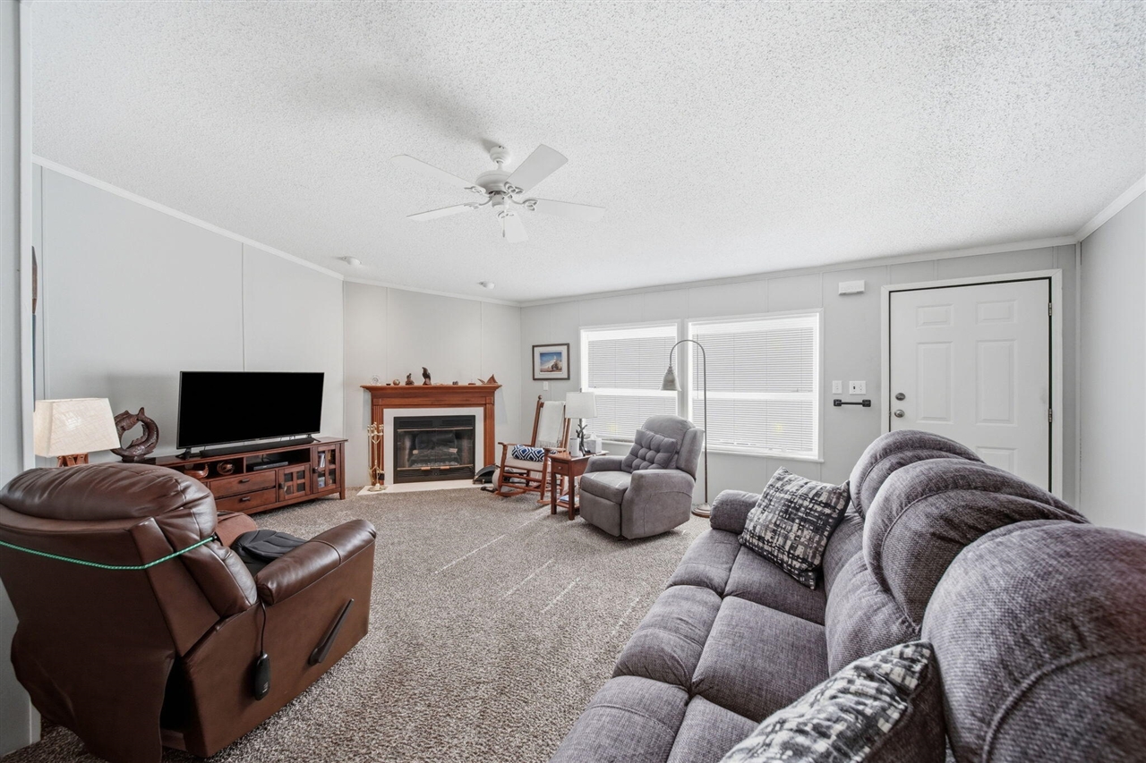 1076 Cambry Circle Property Photo 7