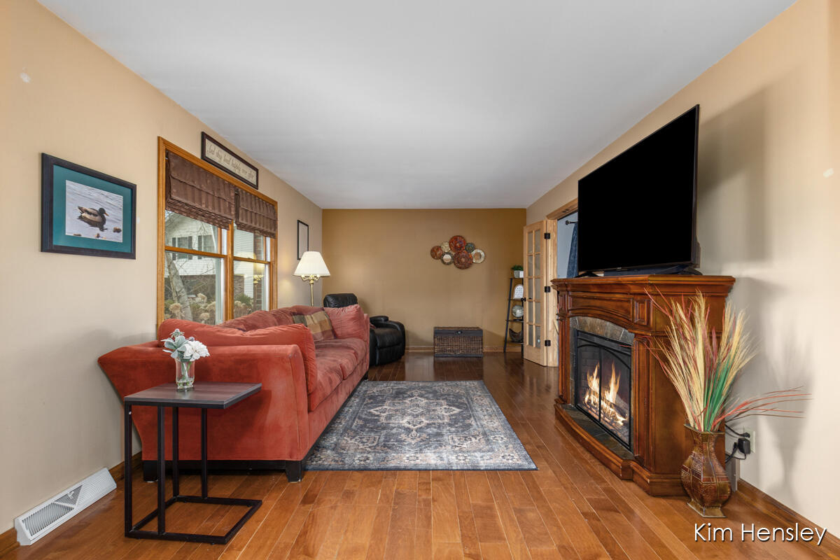 1594 Louva Court Property Photo 6