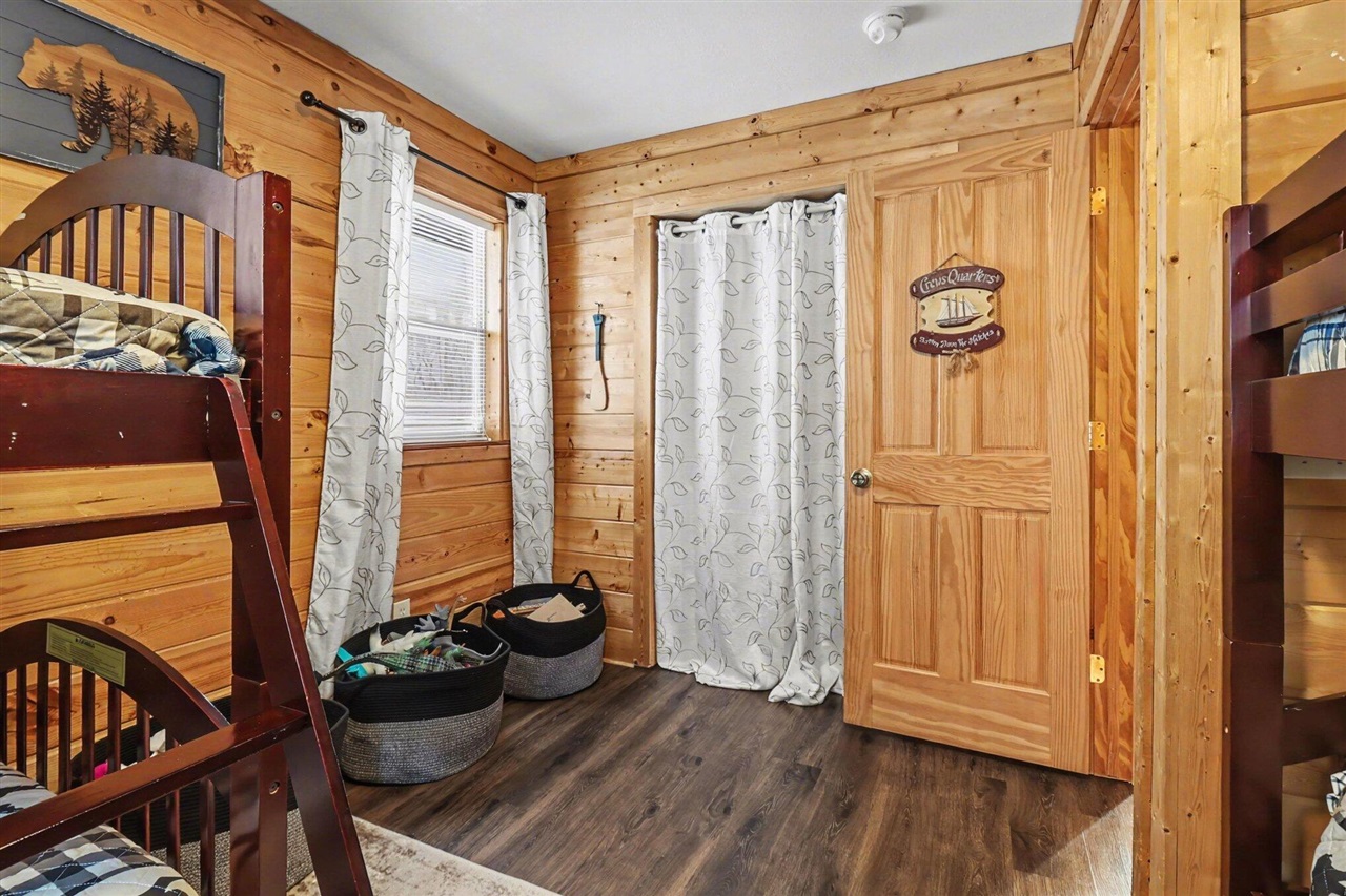 5526 W Longbridge Road Property Photo 27
