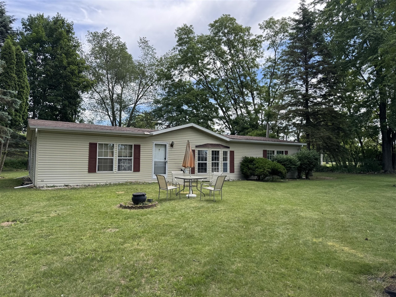 270 Kathy Drive Property Photo 2