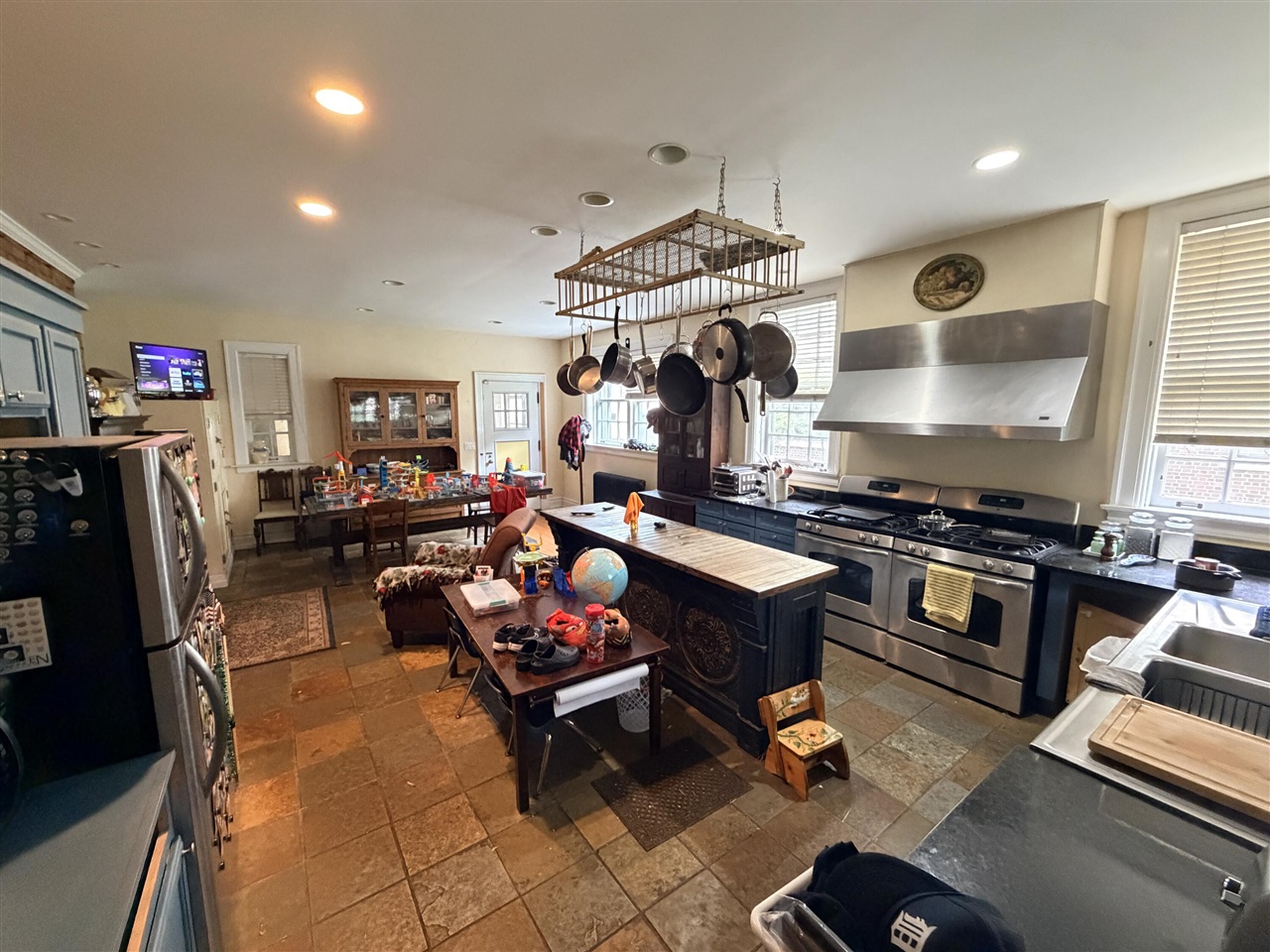 1441 Burns Street Property Photo 2