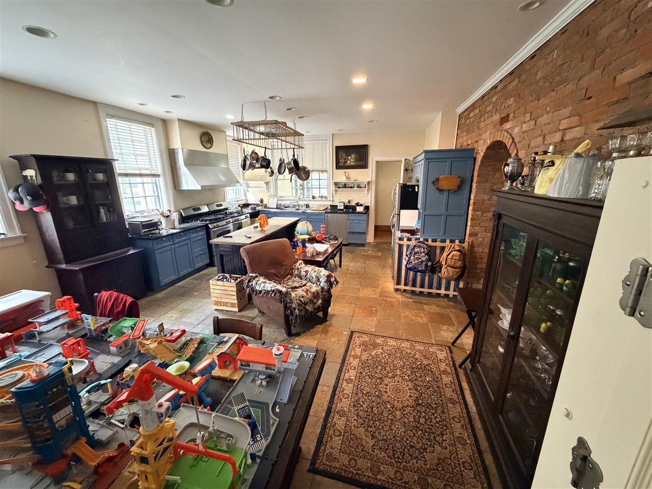 1441 Burns Street Property Photo 4