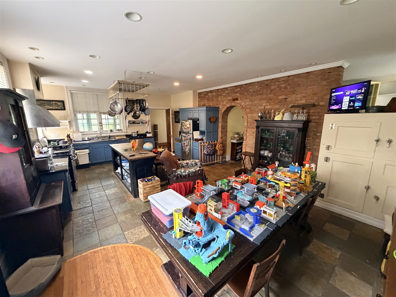 1441 Burns Street Property Photo 5