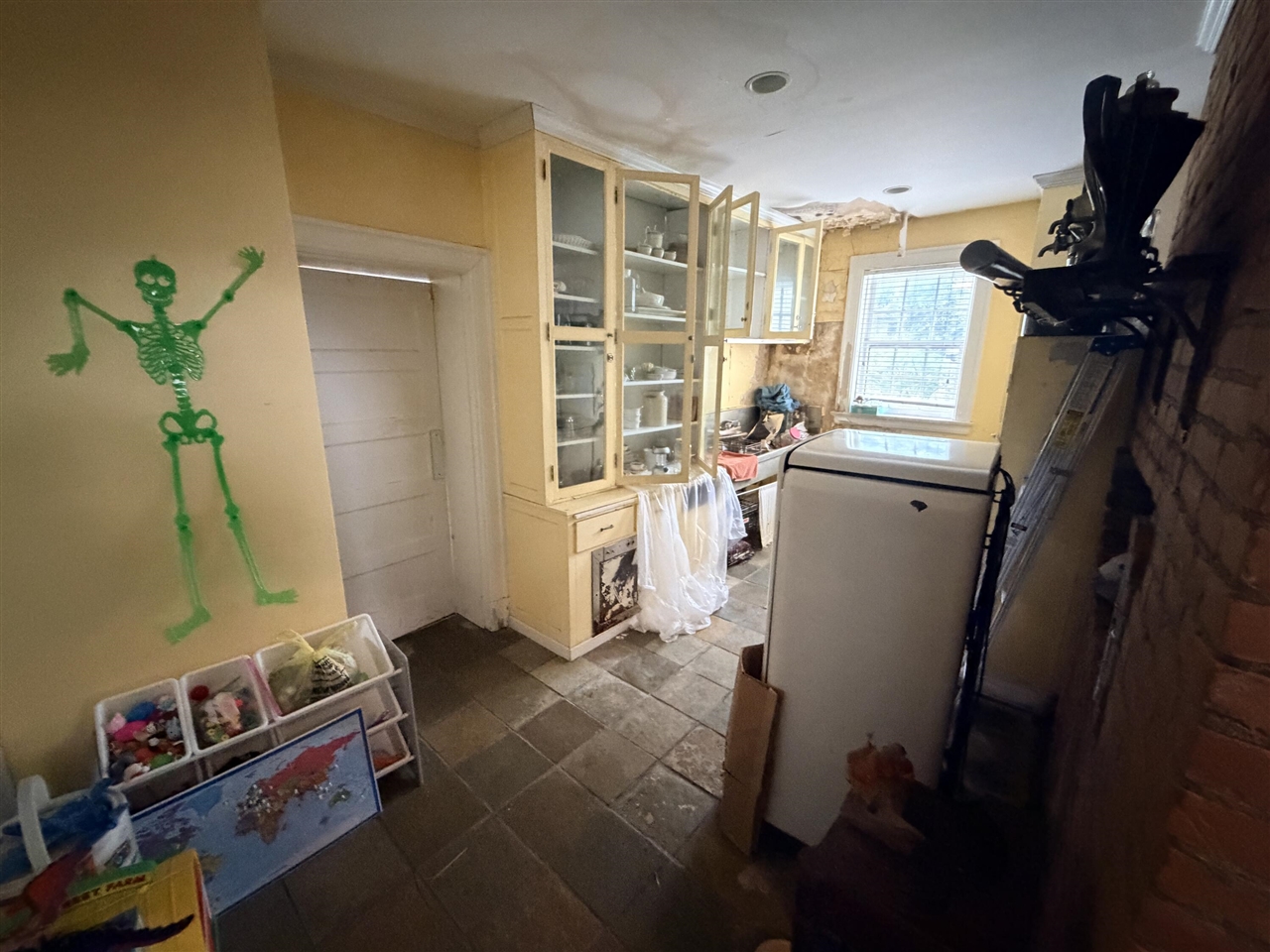 1441 Burns Street Property Photo 9