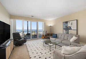2964 Lakeshore Drive Property Photo 8