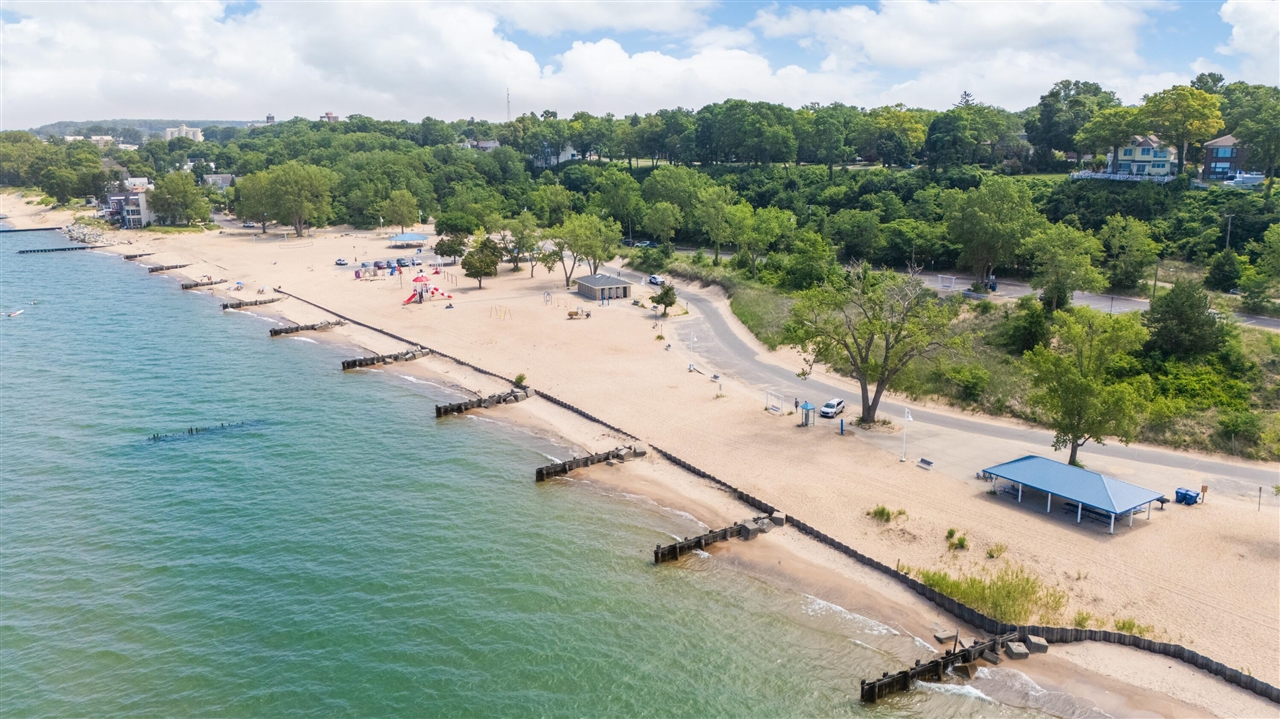 1719 Lakeshore Drive Property Photo 8