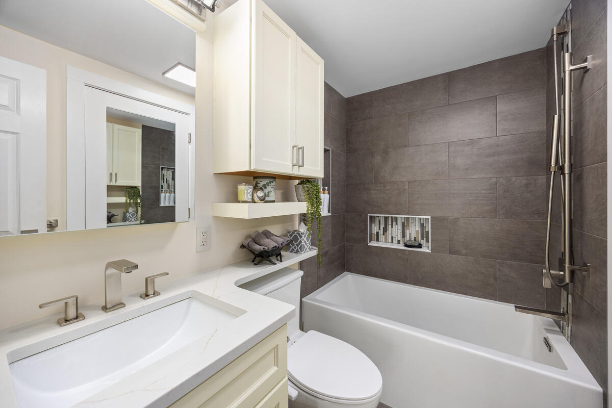57 Campau Circle Property Photo 16