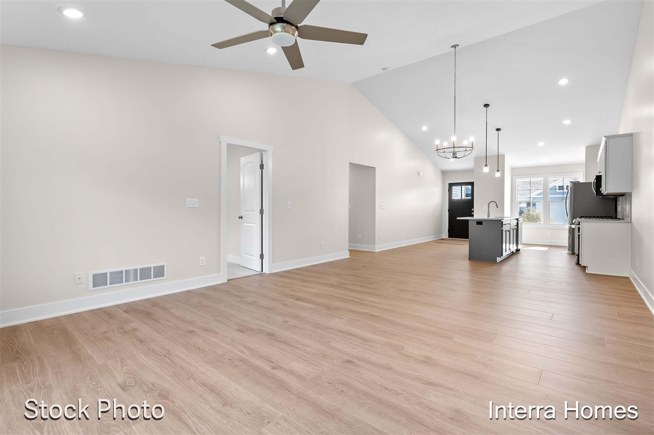 1593 N Village Circle Property Photo 11