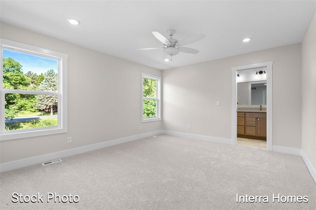 1593 N Village Circle Property Photo 13
