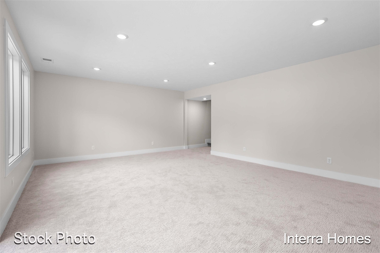 1593 N Village Circle Property Photo 21