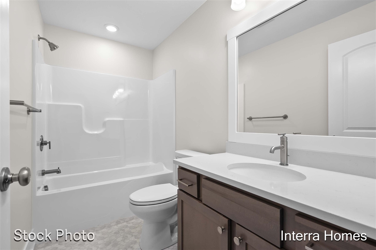 1593 N Village Circle Property Photo 22