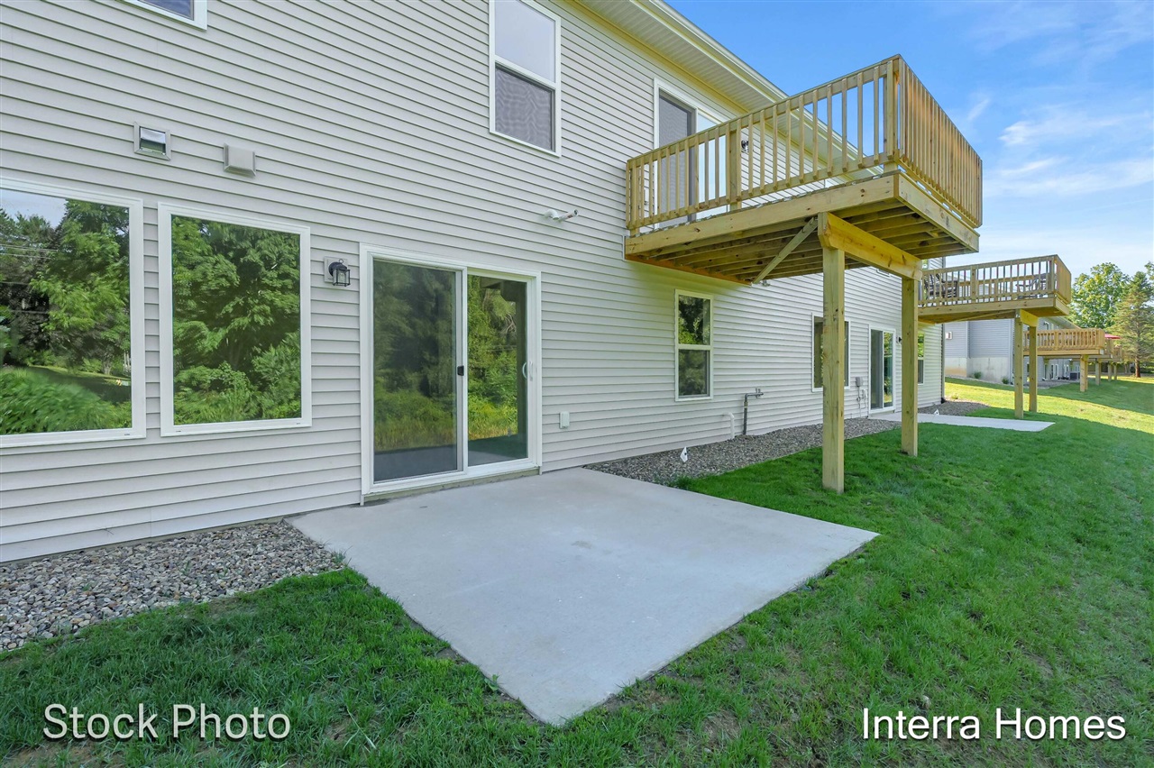 1593 N Village Circle Property Photo 28