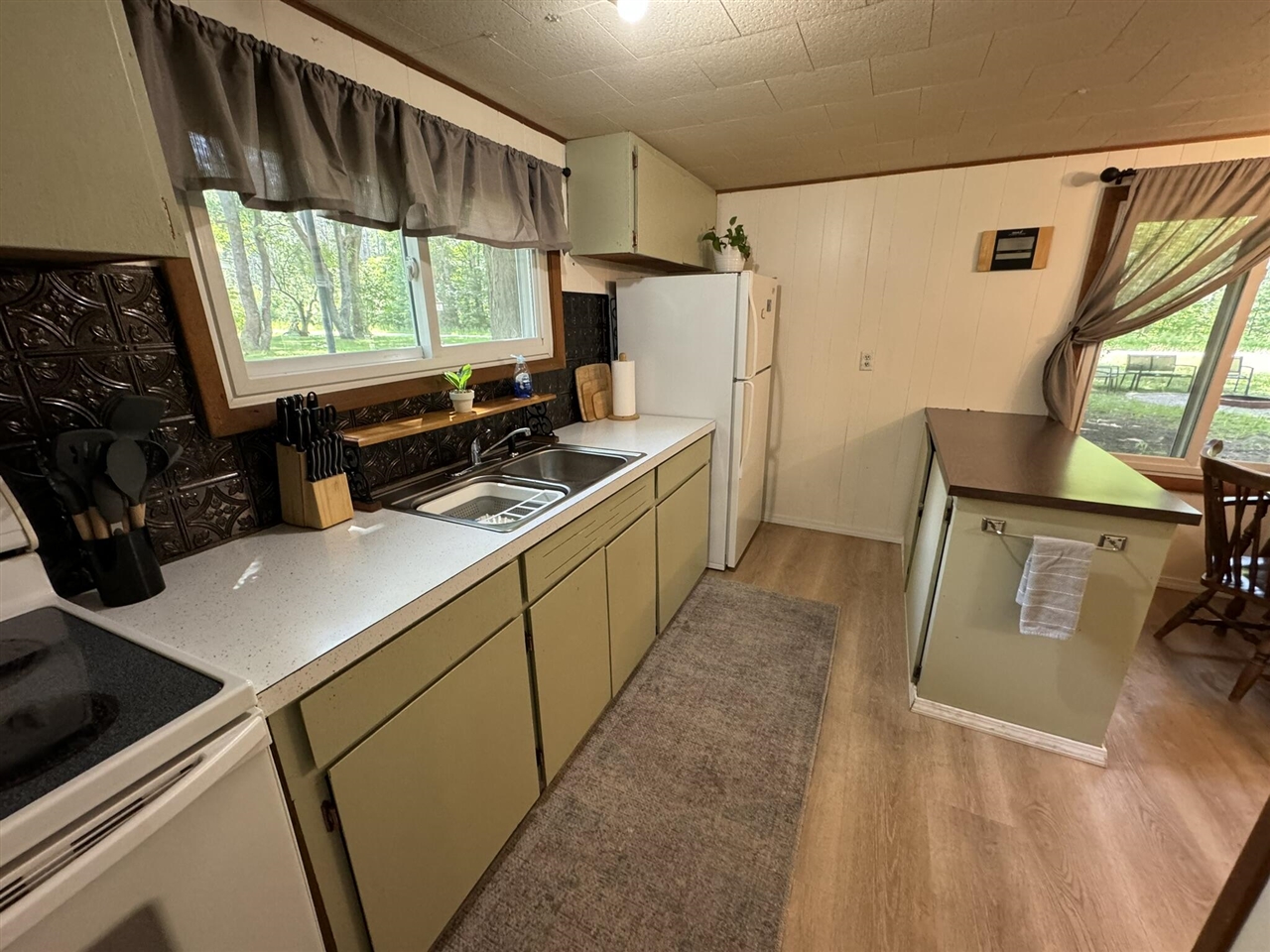 5022 E State Road Property Photo 11