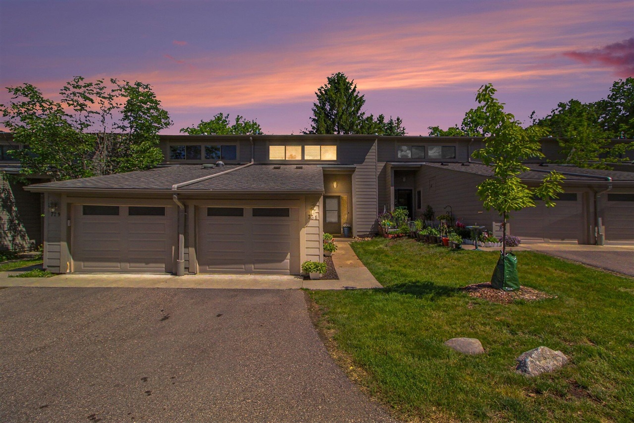 731 Skynob Drive Property Photo 2