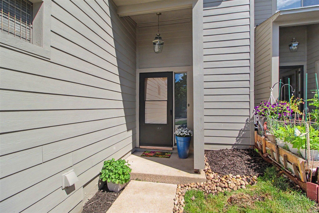 731 Skynob Drive Property Photo 6