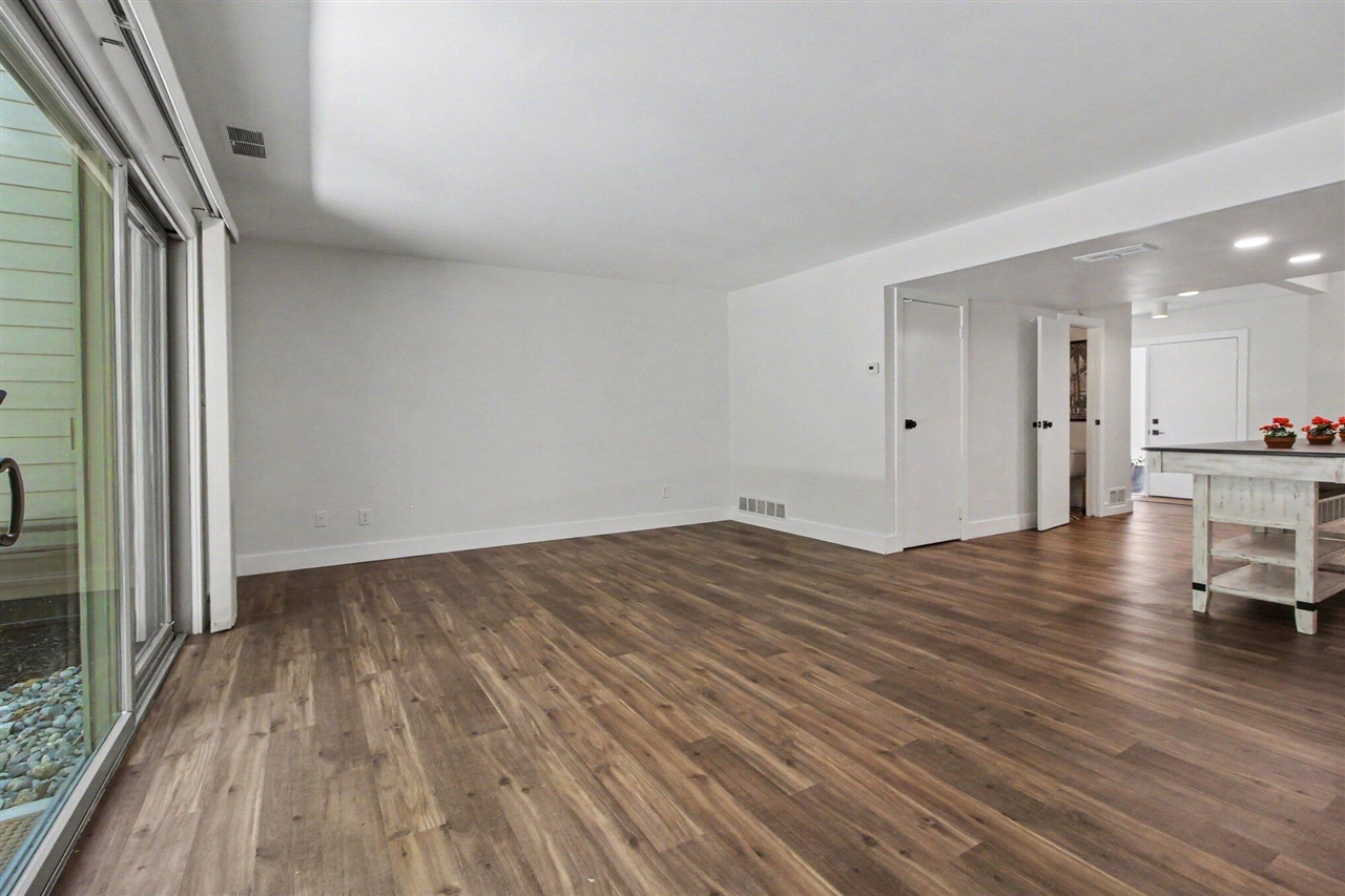 731 Skynob Drive Property Photo 25