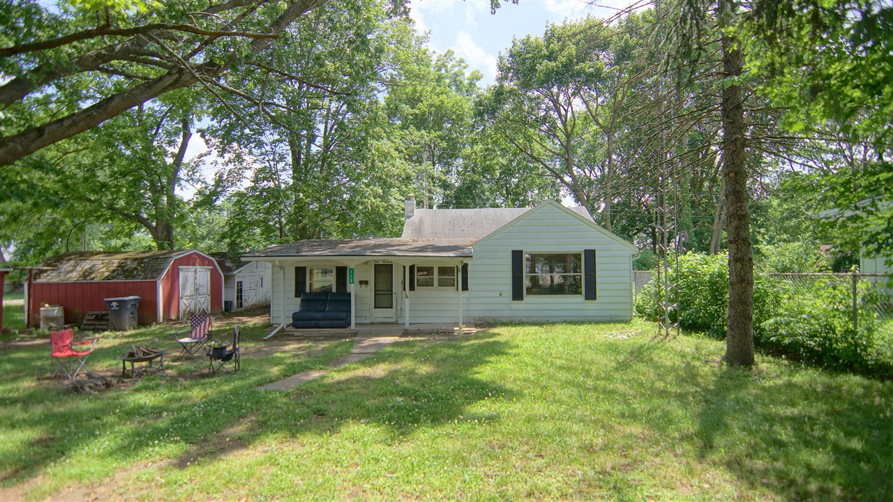 113 W 5th Street Property Photo 1