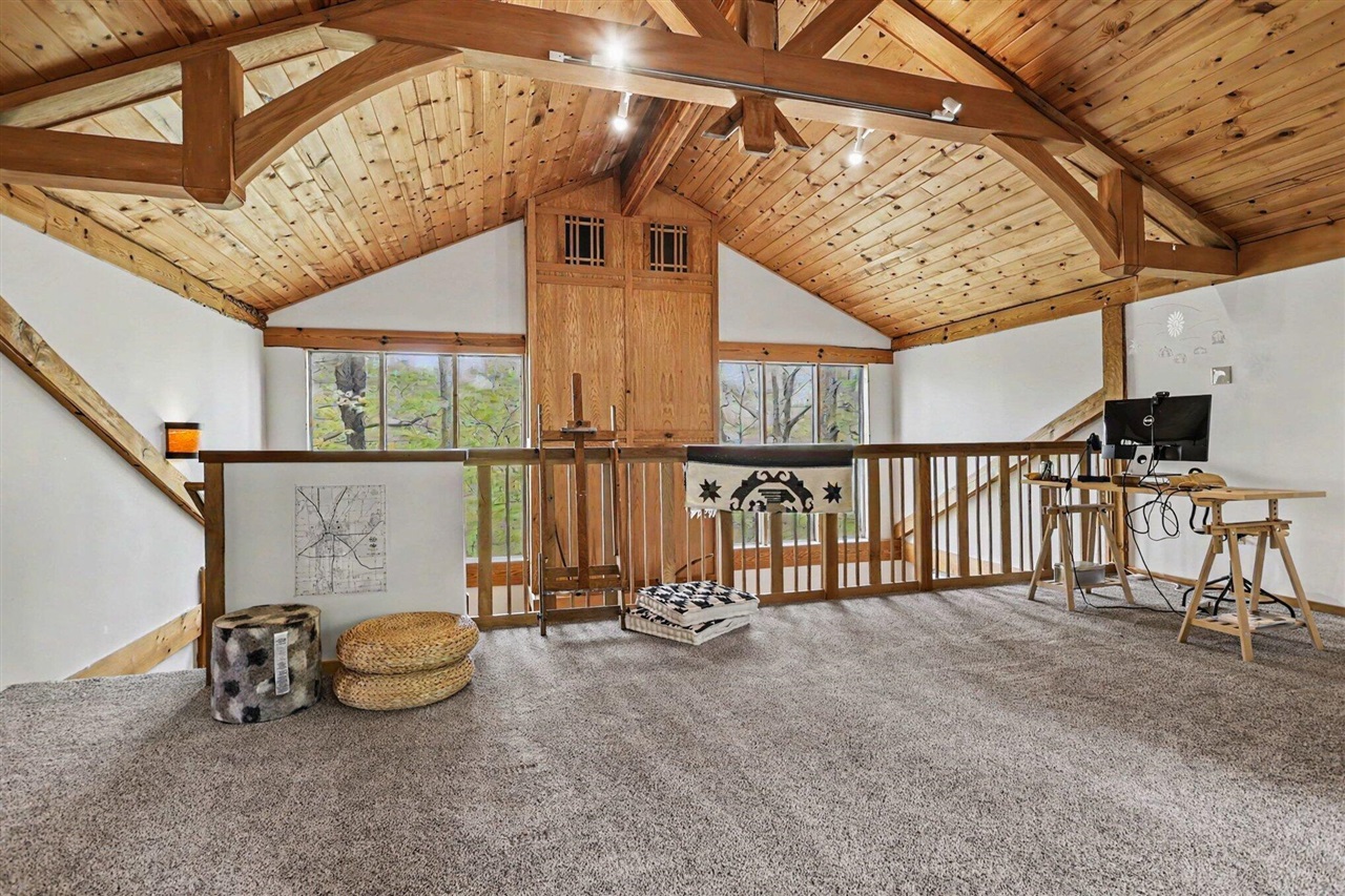 10953 Red Bud Trail Property Photo 5
