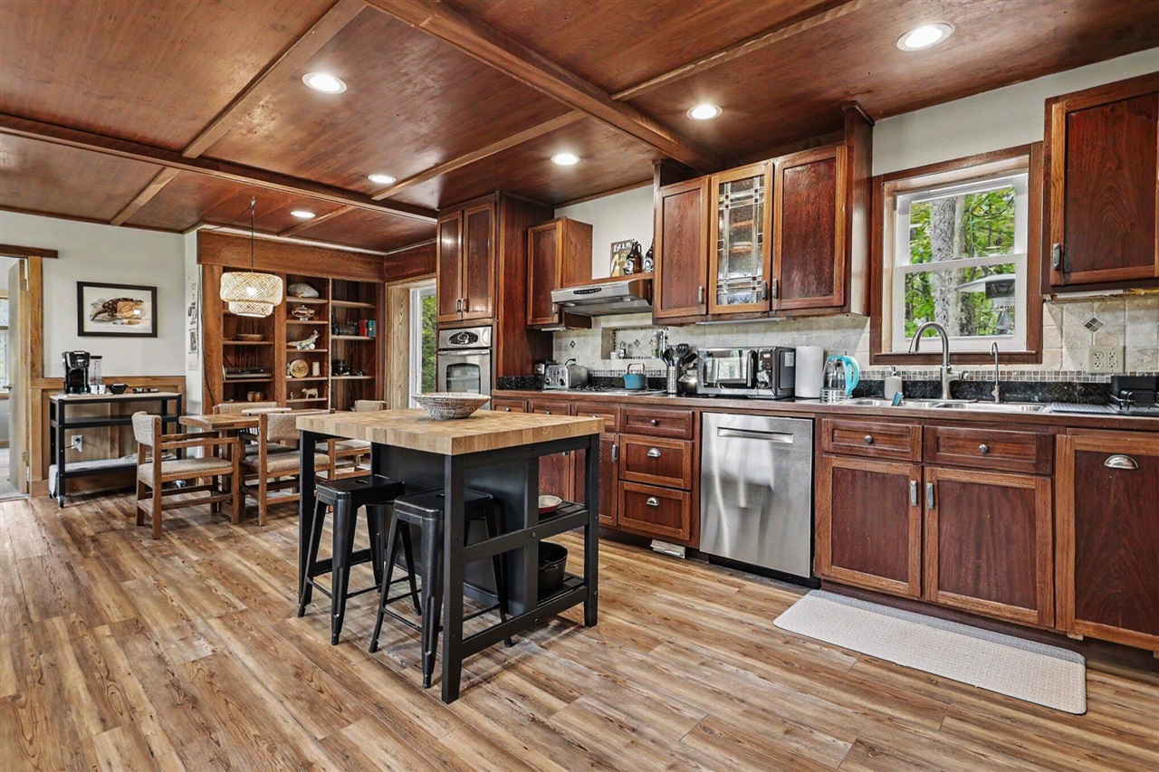 10953 Red Bud Trail Property Photo 8