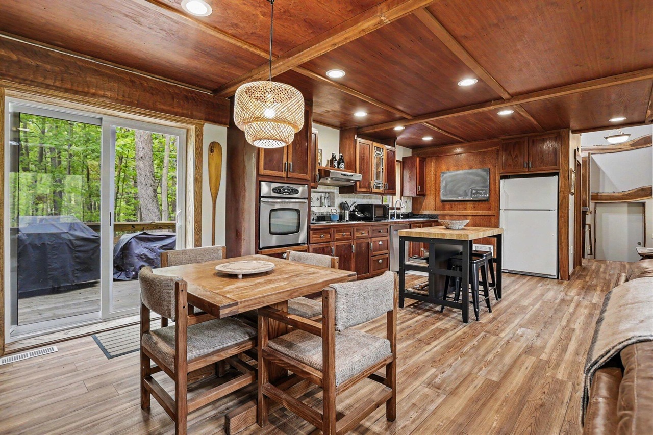 10953 Red Bud Trail Property Photo 9