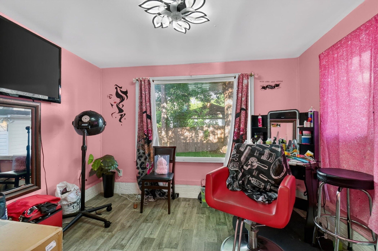 9884 W Outer Drive Property Photo 20