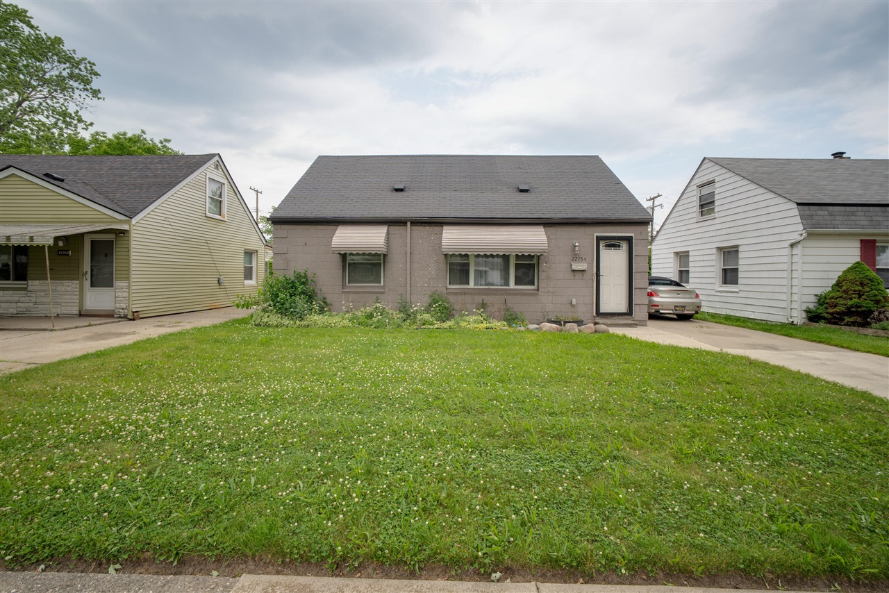 22754 Almond Avenue Property Photo 1