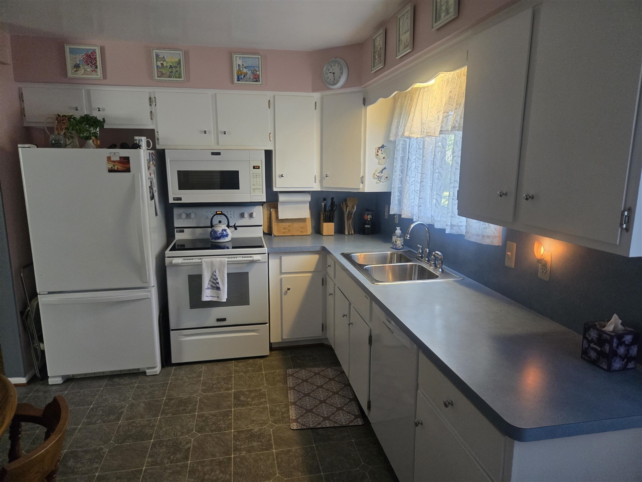 120 E Houstonia Avenue Property Photo 8