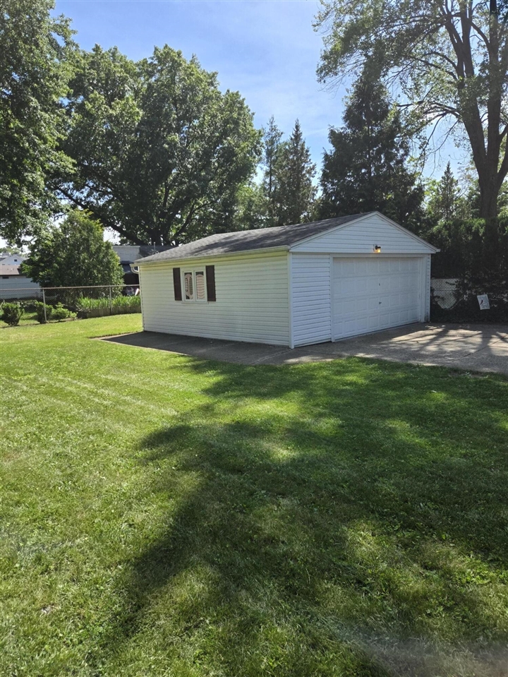 120 E Houstonia Avenue Property Photo 37